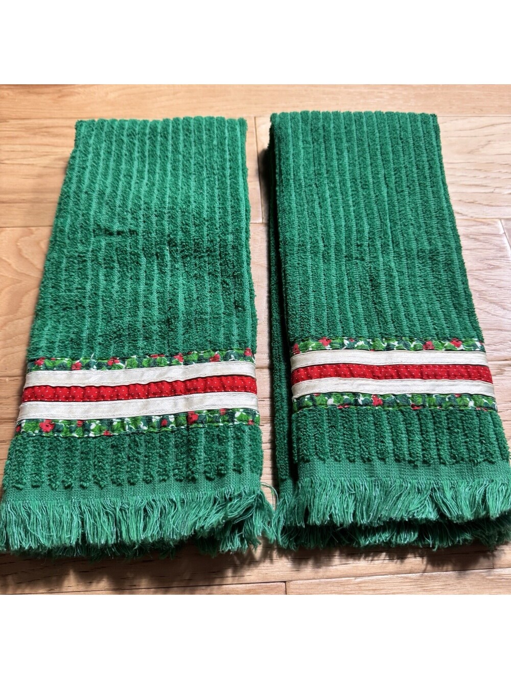 Vintage Cannon Green Christmas Towels Pair Holly Ribbon Fringe USA Made 25x14.5”